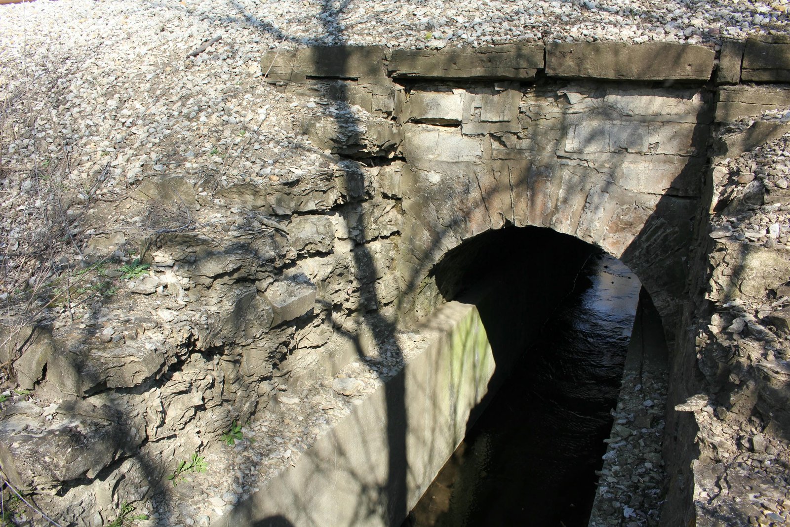 Northwest wing wall